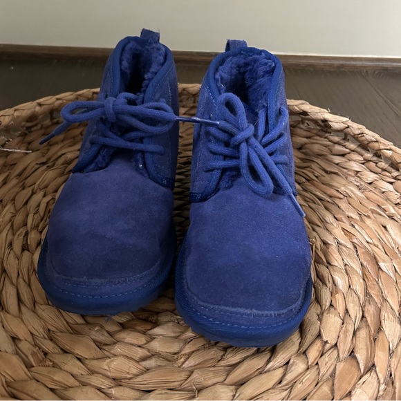 Ugg Kids Neumel Boots Blue Size 2 - Picture 7 of 9